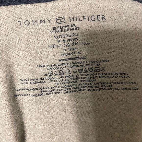 New never worn Tommy Hilfiger hoody mens xl - Picture 3 of 3